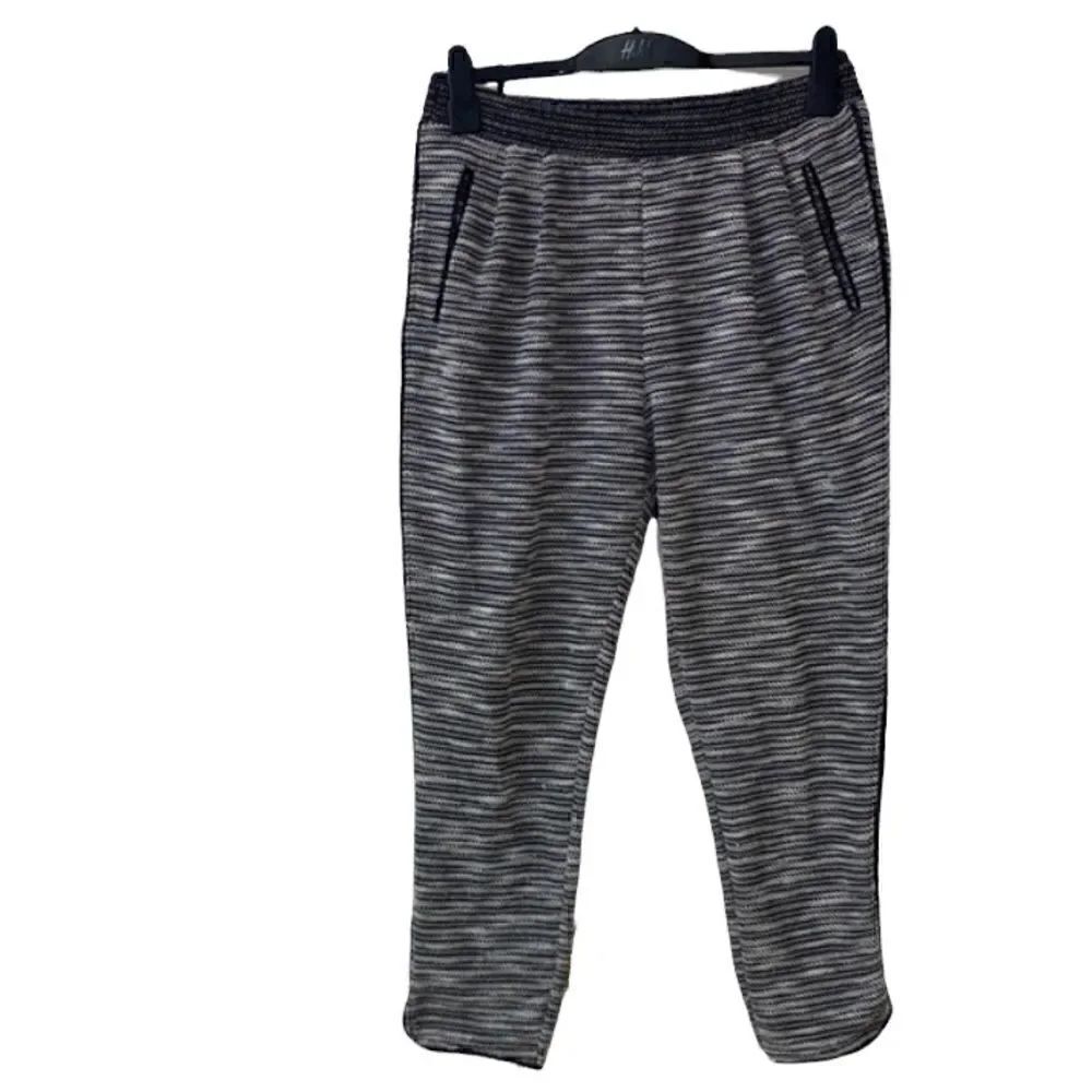 H&M Ankle Length Sweatpants(Size Medium)